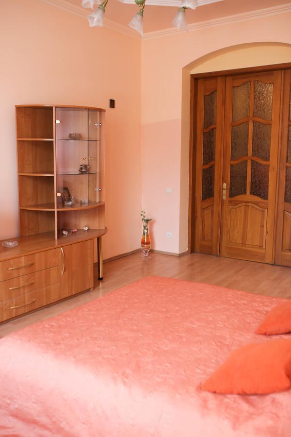 Apartment Near St. Elizabeth Church Lviv Bagian luar foto