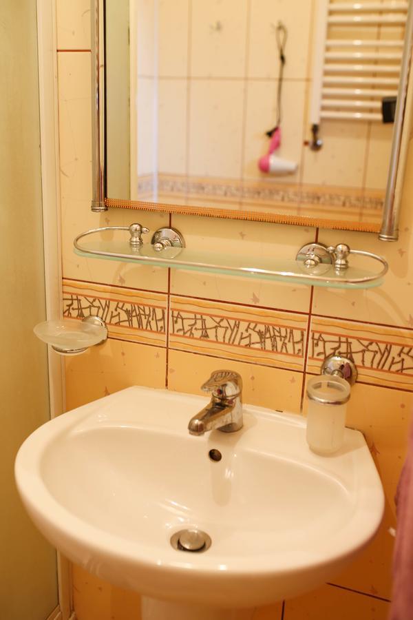 Apartment Near St. Elizabeth Church Lviv Bagian luar foto